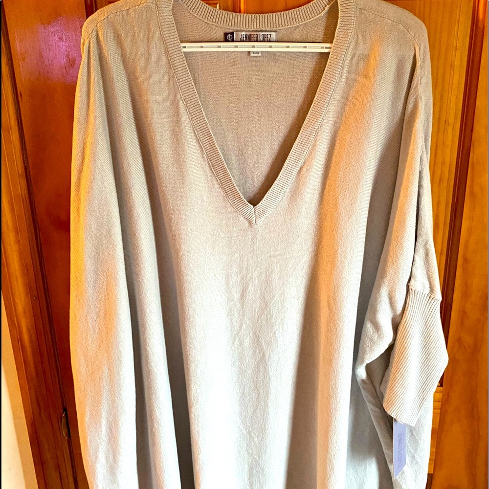 JLo Gray V-Neck lightweight Sweater size 3x